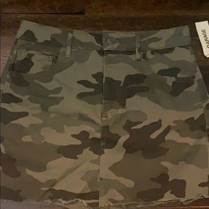 Garage camo denim skirt NW
